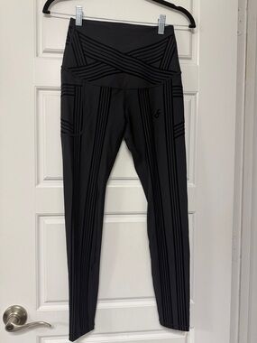 Women's Black Striped High-Waist Leggings